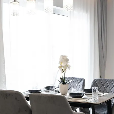 Angelos Appartement *
